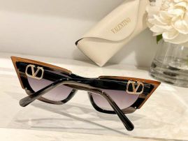 Picture of Valentino Sunglasses _SKUfw46802740fw